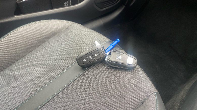 Peugeot 208 1.2 PureTech 100 Allure Premium + 5dr Petrol Hatchback